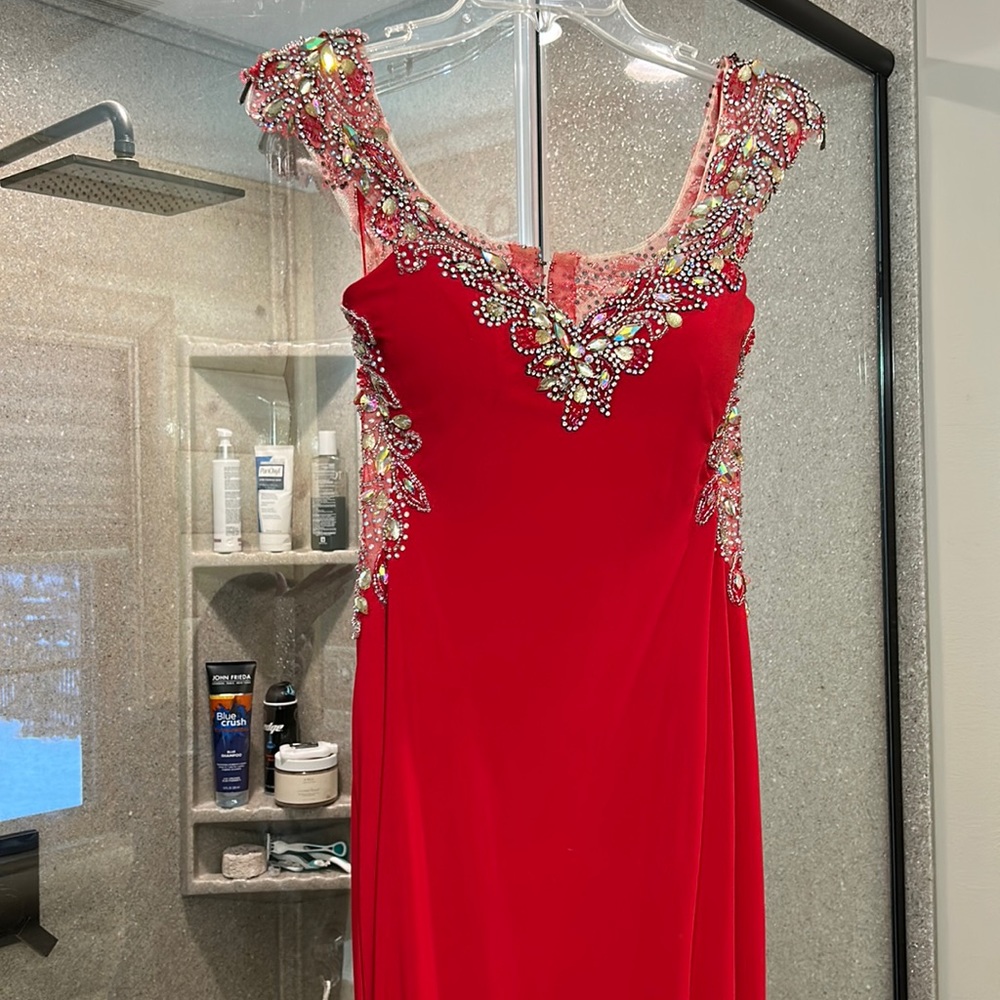 Beautiful Open Back Red Gown, Size 6 - image 1